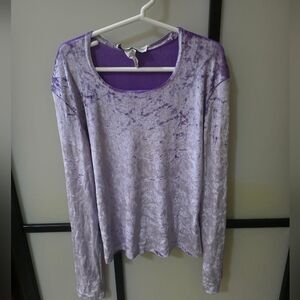 LAVENDER VELVET TOP SIZE MEDIUM